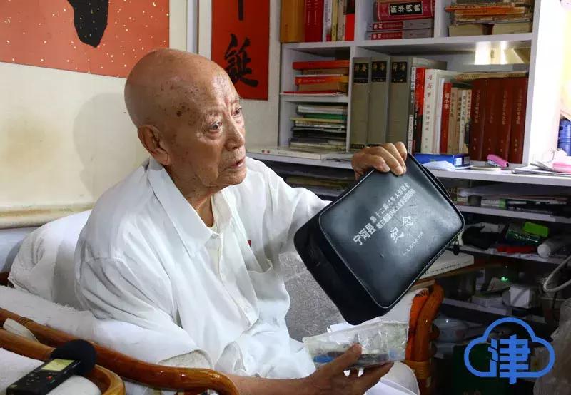 津云关注八一建军节,津云一束鲜花献英烈