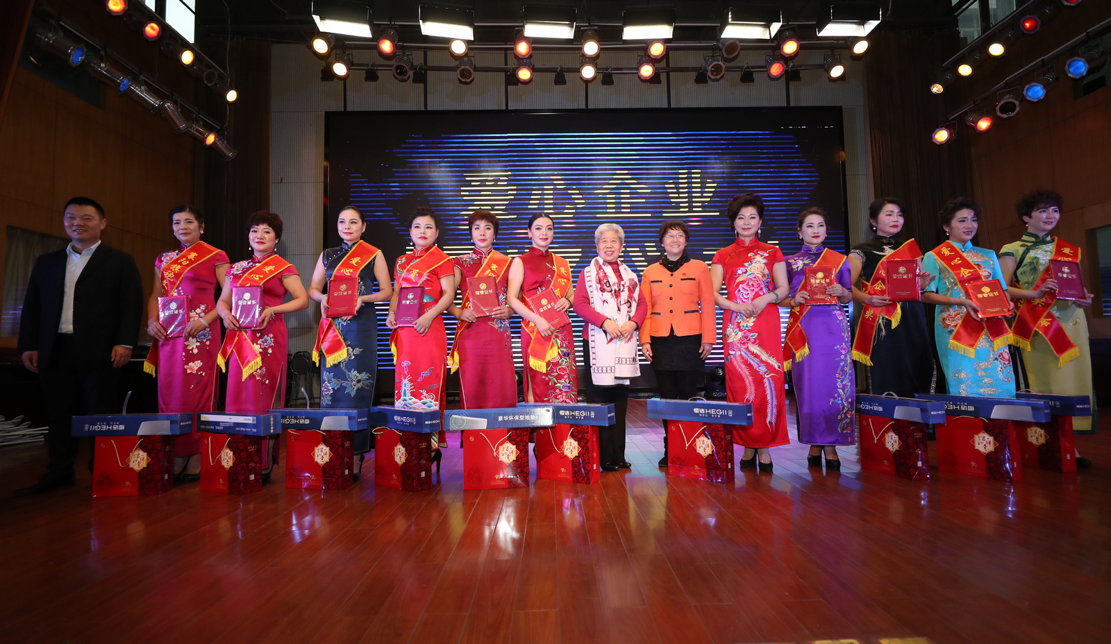 襄阳迎春晚会直播,襄阳市迎春联欢晚会精彩上演