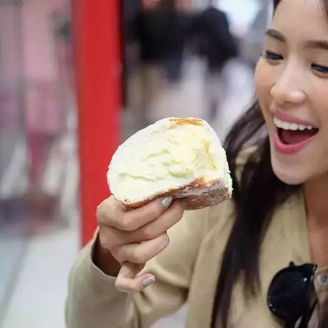 排队40米,刷爆西安人的朋友圈,都为了小寨这款网红“包”!