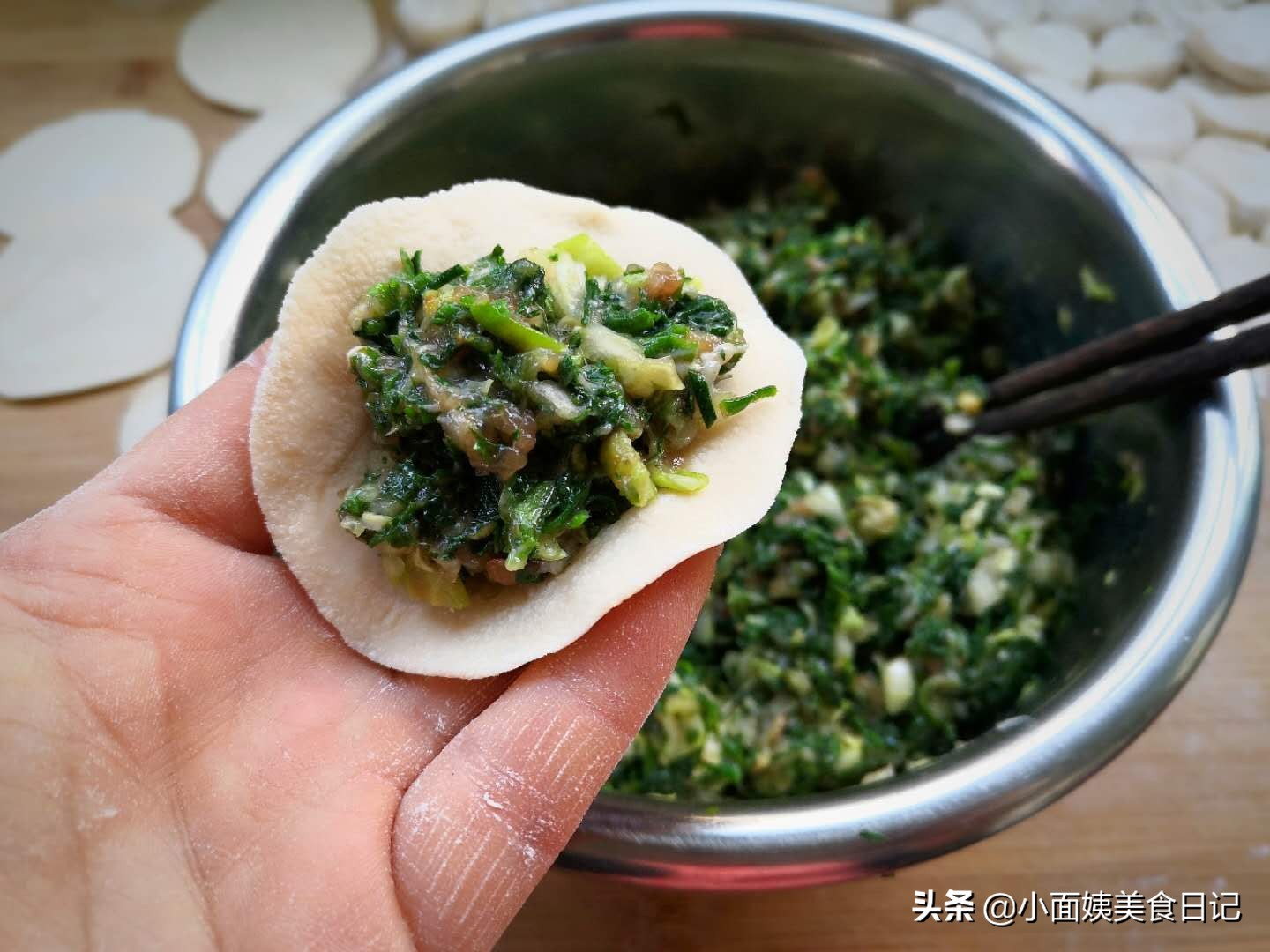 荠荠菜调饺子馅容易干怎么办？加入一些它，细嫩爽口，味道翻几倍