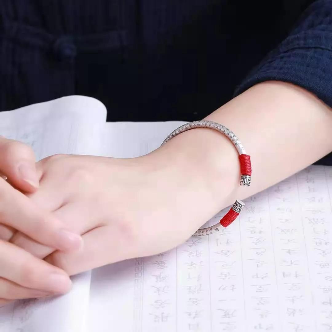 银首饰越戴越黑是什么原因,为什么真银首饰越戴越白