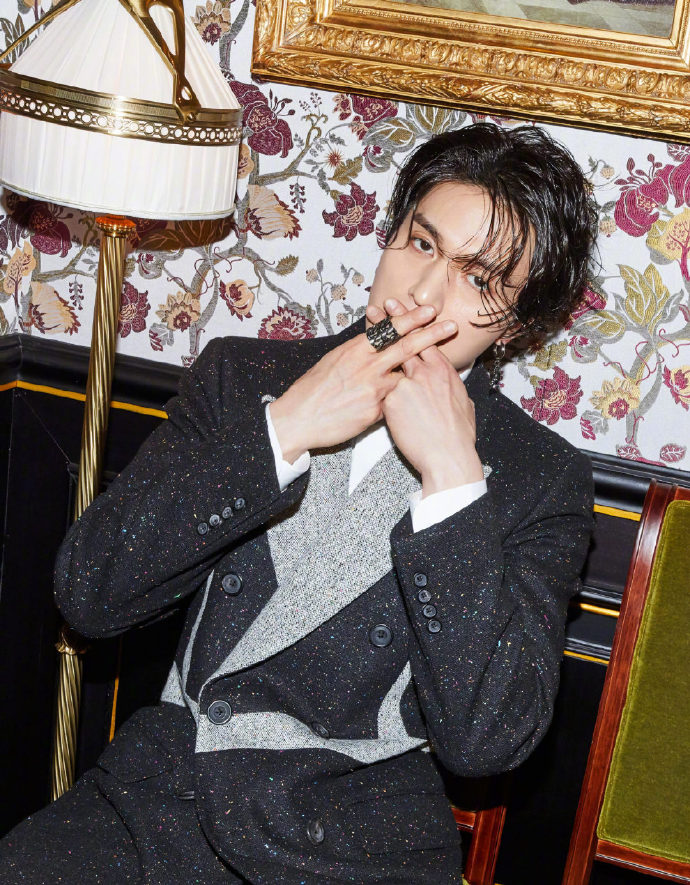 韩国男演员李准基的图片,韩国最帅气男明星李准基