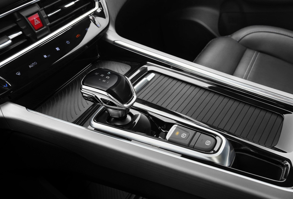 江淮嘉悦x7最新款图,嘉悦x72020款1.5tgdi手动挡自由型