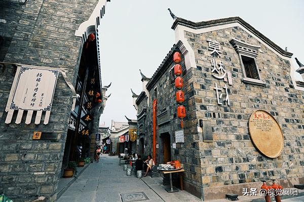 三月沁醒焉柔魅力——襄阳东方国际幼儿园莫愁湖边庆“三八”