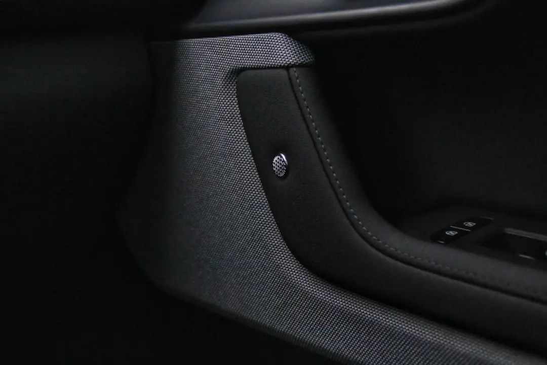 极星2最新试驾视频,预约试驾极星2