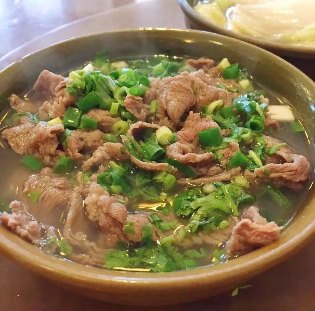 乐山，一座你不胖都对不起的城市