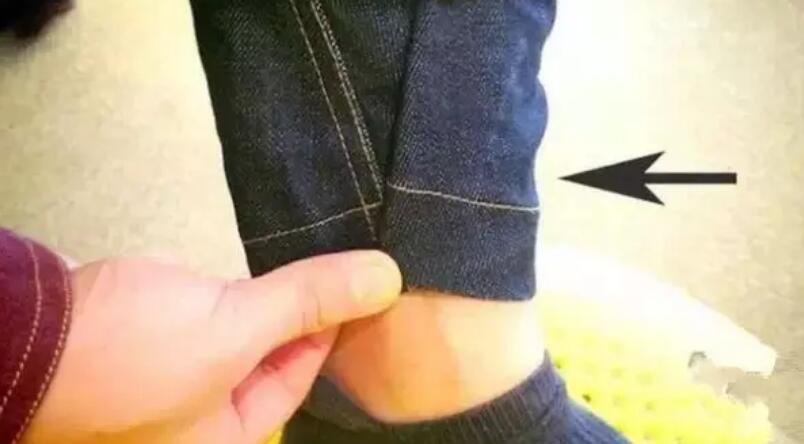 5个男生卷裤腿神技，你一定要学！别再和插秧队队长赵四一样了！