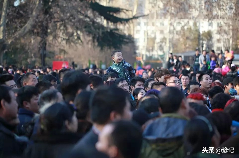 在郑州生活到底好不好,在郑州想月入8000