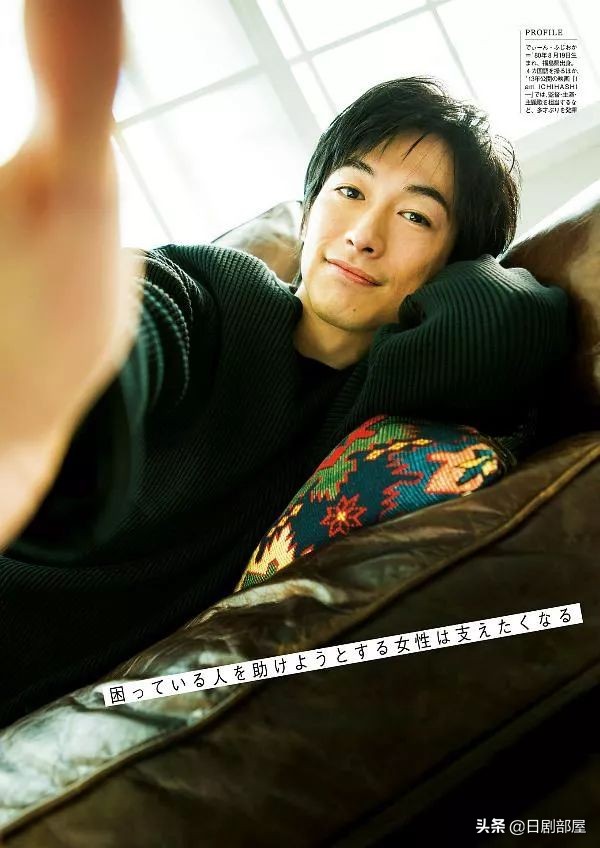 钘ゅ唸闈涜妭鐩鎼,钘ゅ唸闈涚患鑹烘彁鍒扮殑濂崇敓鏄皝