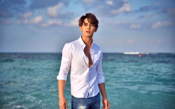 炎亚纶重返17岁,周杰伦炎亚纶