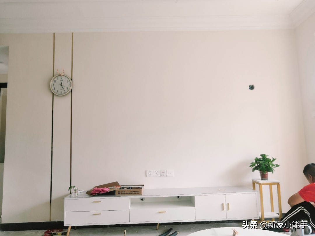 恒大精装房定制柜子,恒大精装房电视墙改墙布