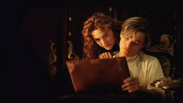 何猷君奚梦瑶回忆求婚全过程,何猷君求婚婚礼现场