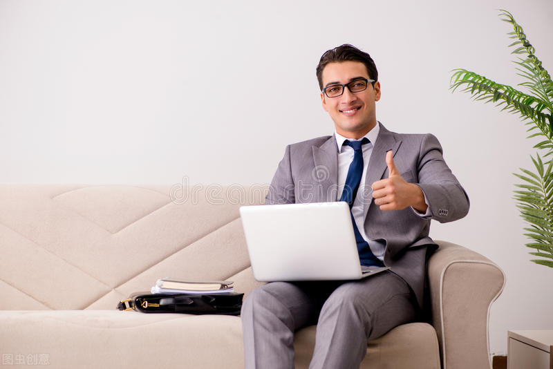 电脑屏幕变高了怎么办,电脑屏幕感觉拉高了很模糊