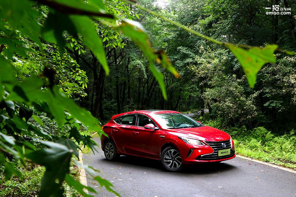 还是最美国产两厢车吗?7.79万起的长安第二代逸动XT怎么样?