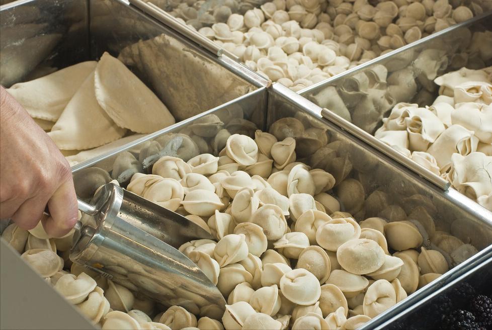 速冻饺子是用开水煮还是用凉水煮 (速冻饺子是用冷水煮还是用开水煮)