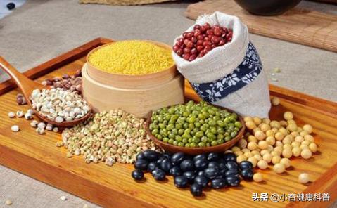 万一几个月不能出门，建议备好6类易存易放食物，营养不是问题