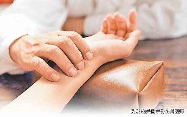 芡实枸杞人参泡水喝的功效与作用,芡实跟什么煮对脾胃好