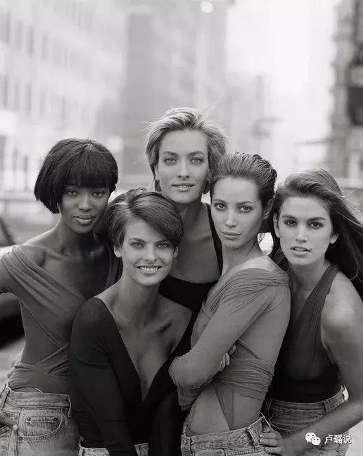 出道17年零绯闻出道37岁美如花,17岁顶级超模