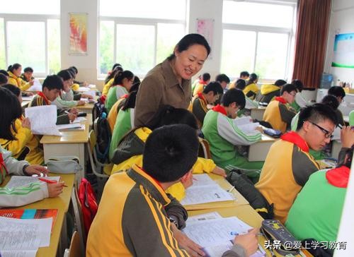 班长怎样让吵闹的班级安静下来,小学教师如何化解班级冷场