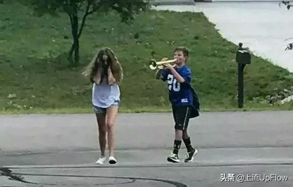 我闻了一百个彩虹屁，发现了这些秘密