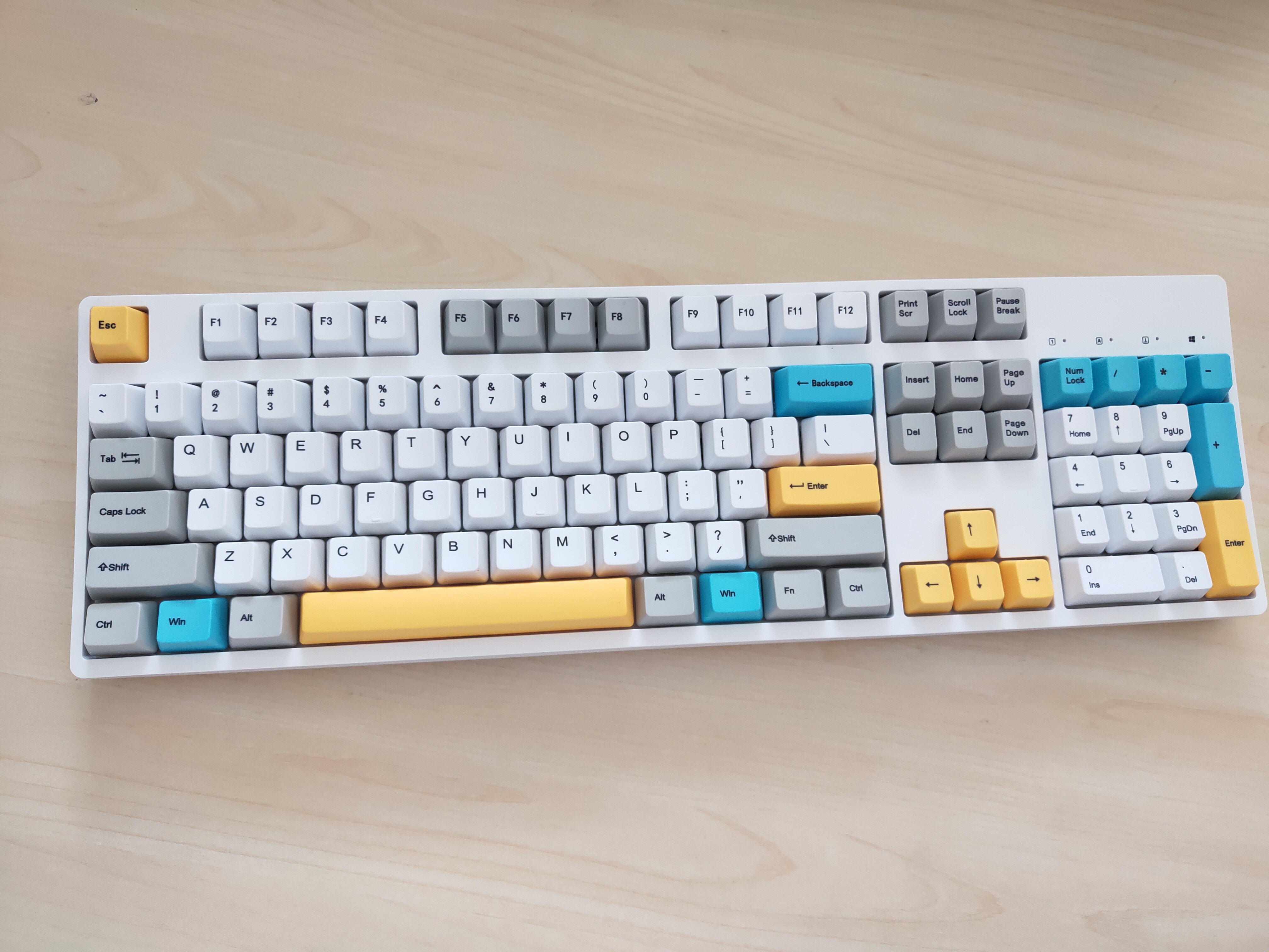 机械键盘樱桃轴与普通轴的区别,入坑机械键盘哪种轴好