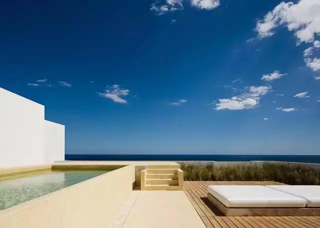 这家禁欲风的“情趣酒店”,开了灯后……嗨爆了