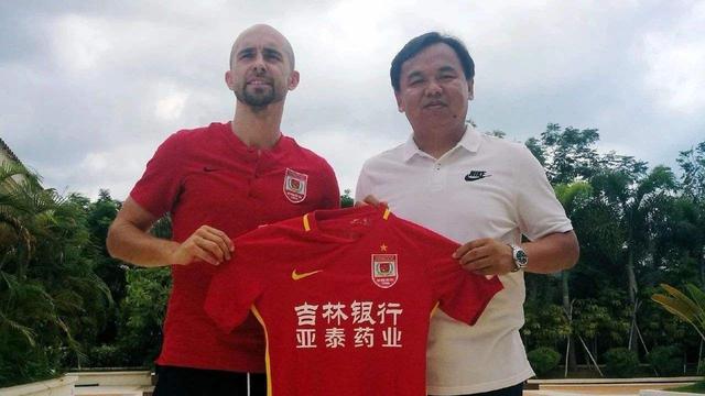 在足球俱乐部进一个球多少钱,在足球俱乐部踢球多少钱