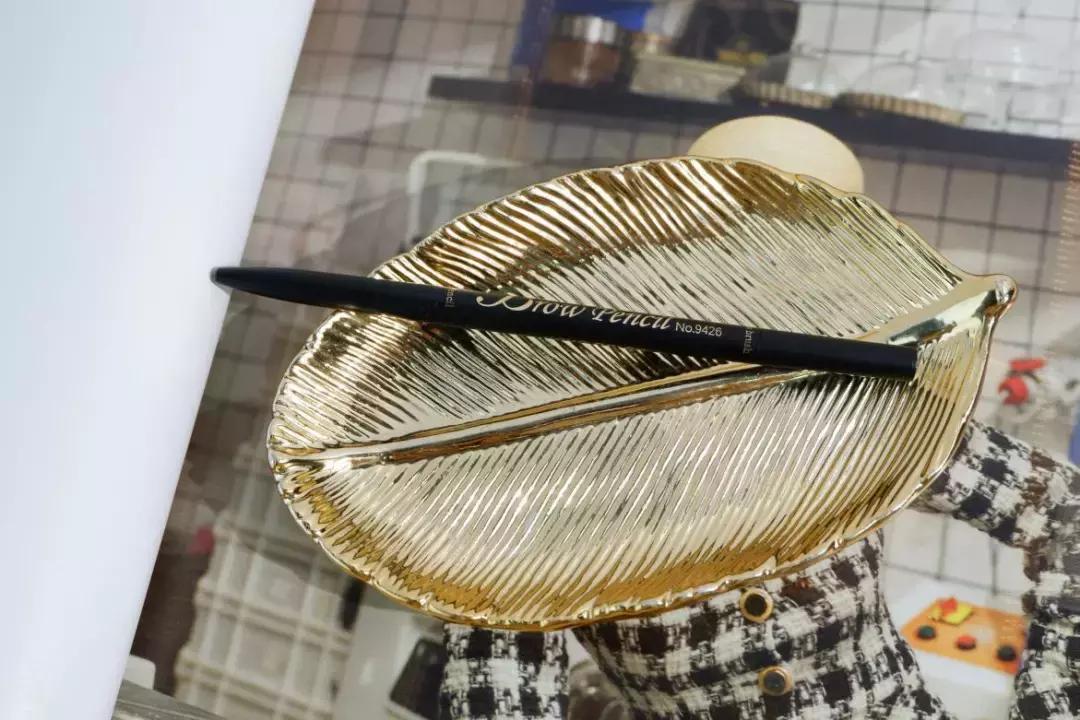 平价彩妆推荐学生党,买什么化妆品不踩雷的好用