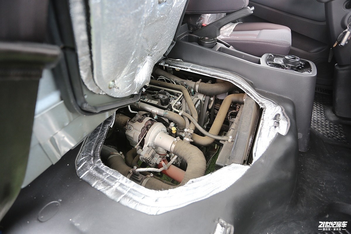 上汽跃进h300轻卡房车详解,上汽跃进h300和h500的区别