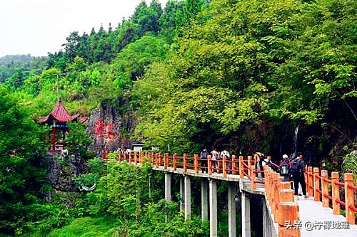江西这座城市古称袁州，GDP位居全省第四，历史悠久风光绝美