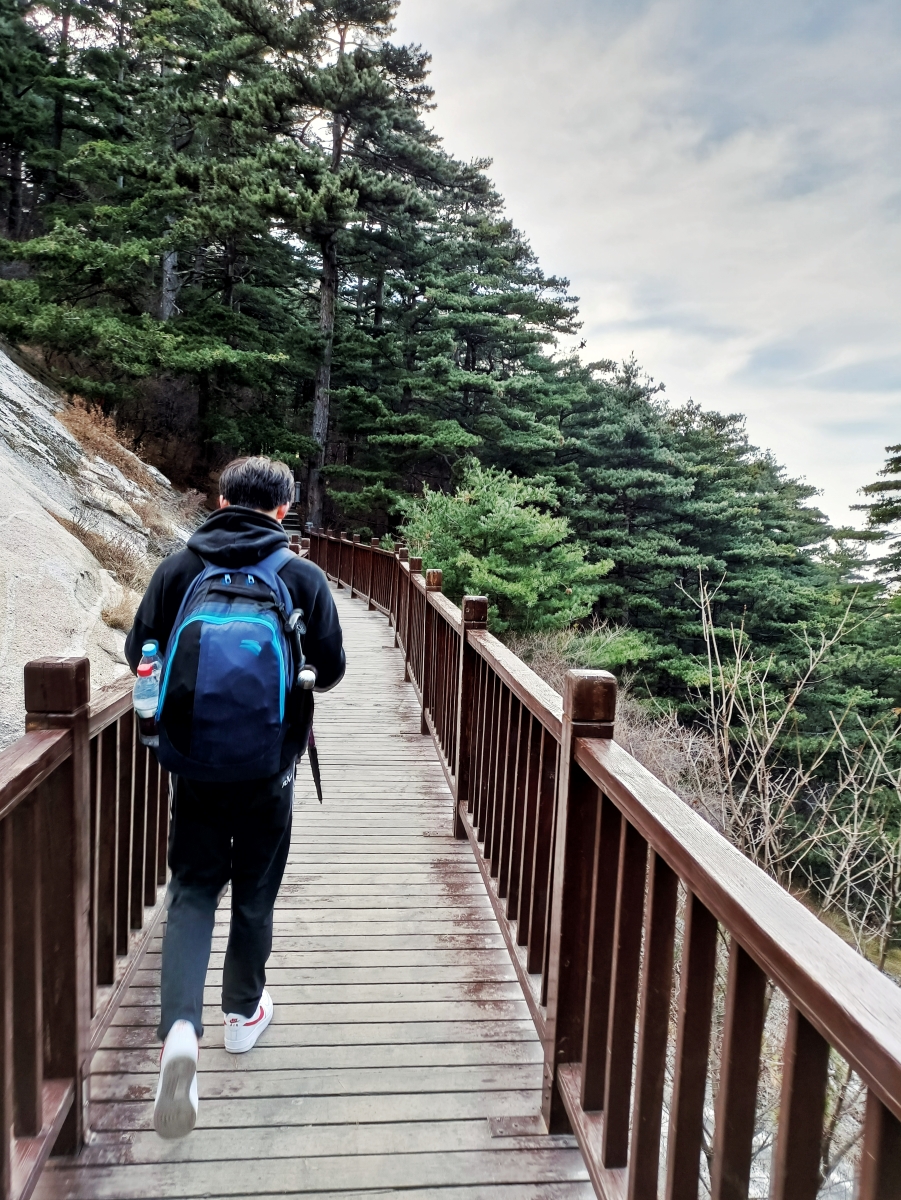 华山二日游登山攻略路线图,陕西自由行夜爬华山