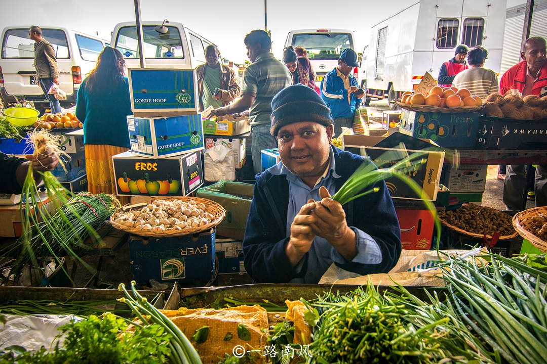 非洲的菜市场都卖些什么？品种没有中国丰富，当地人非常友善