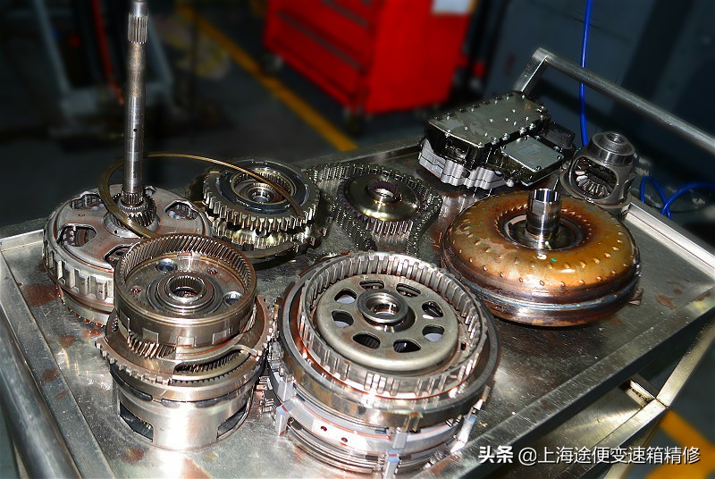 别克君威挂挡突然空转不走,君威变速箱起步打滑是怎么回事