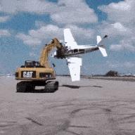 开挖掘机和电焊工哪个工资高,上海挖掘机司机工资多少一个月