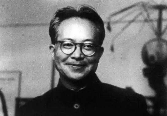 沈从文的后半生:经历过自杀、绝望、被下放,最后写出了*物文**巨著