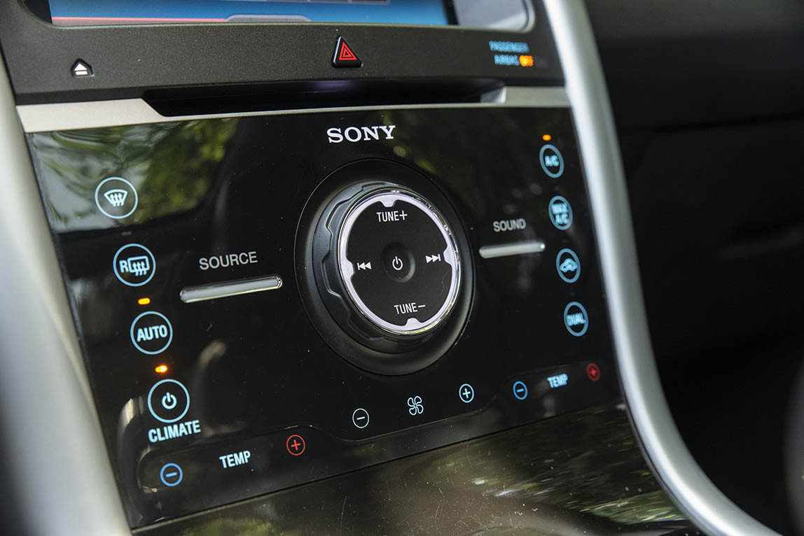 试驾福特新款福克斯视频,试驾老款福特福克斯两厢