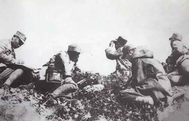 鬼子进森林扫荡遭八路埋伏,鬼子进入深山围剿八路