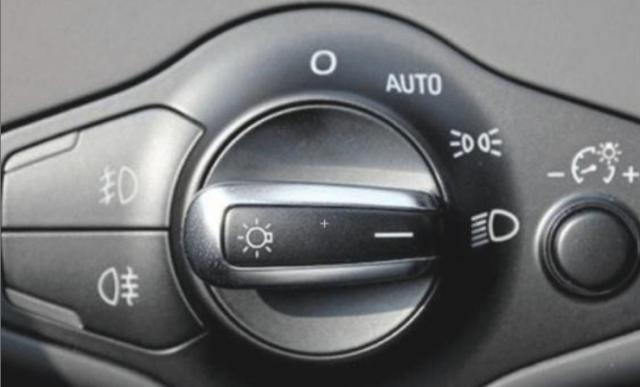 车上几个键不懂的不要碰,车上的这个按键千万别乱按