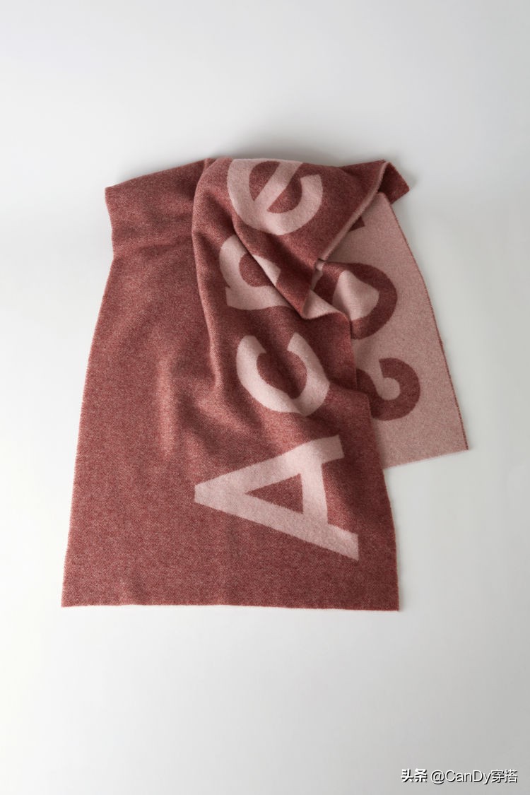 穿新衣迎新春,穿新衣拜大年