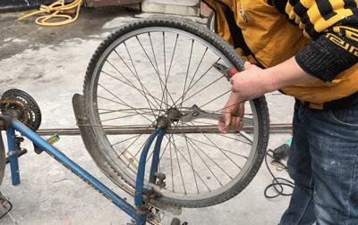 素希艺术：“僵尸自行车”飞上彩虹涂鸦？给废品点颜色看看！