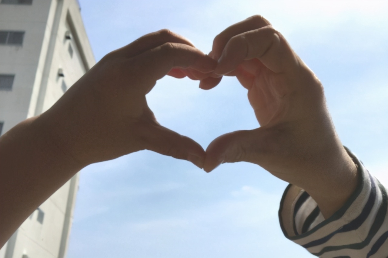 结婚四年的日本夫妇，妻子隐瞒自己没有子宫！坦白后丈夫如此反应