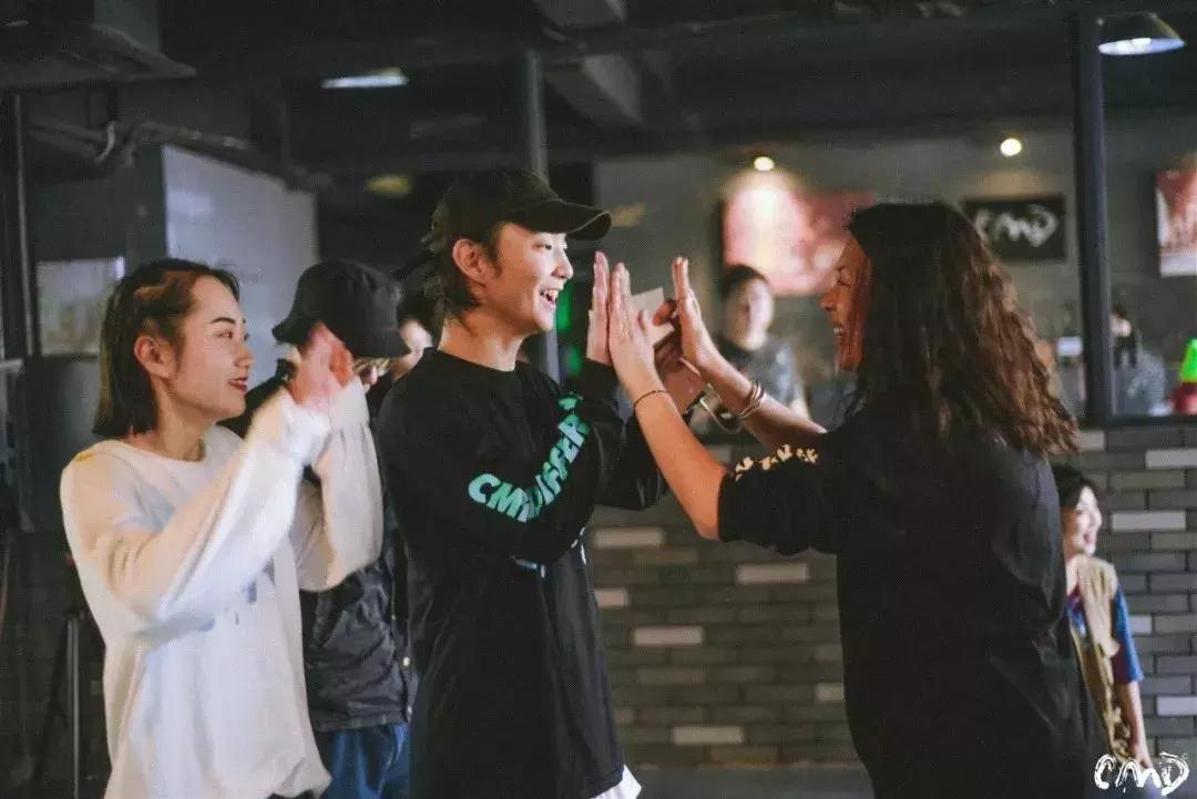 街舞跳不好看怎么办,街舞跳不出来