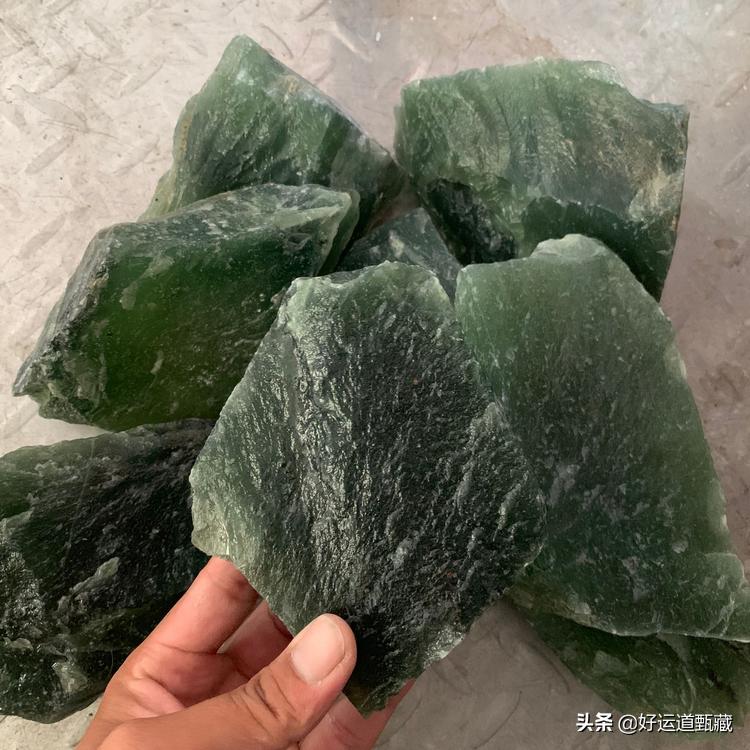 岫玉手感温润吗,岫玉怎么挑选高品质的