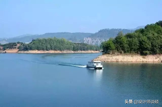 这个40岁大叔为钓鱼租下一座岛,改造破屋成海景房!