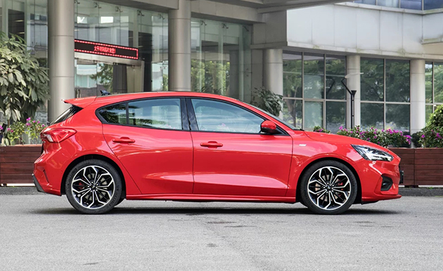 内饰真的能秒杀同级吗,新款福特福克斯哪款最值得购买