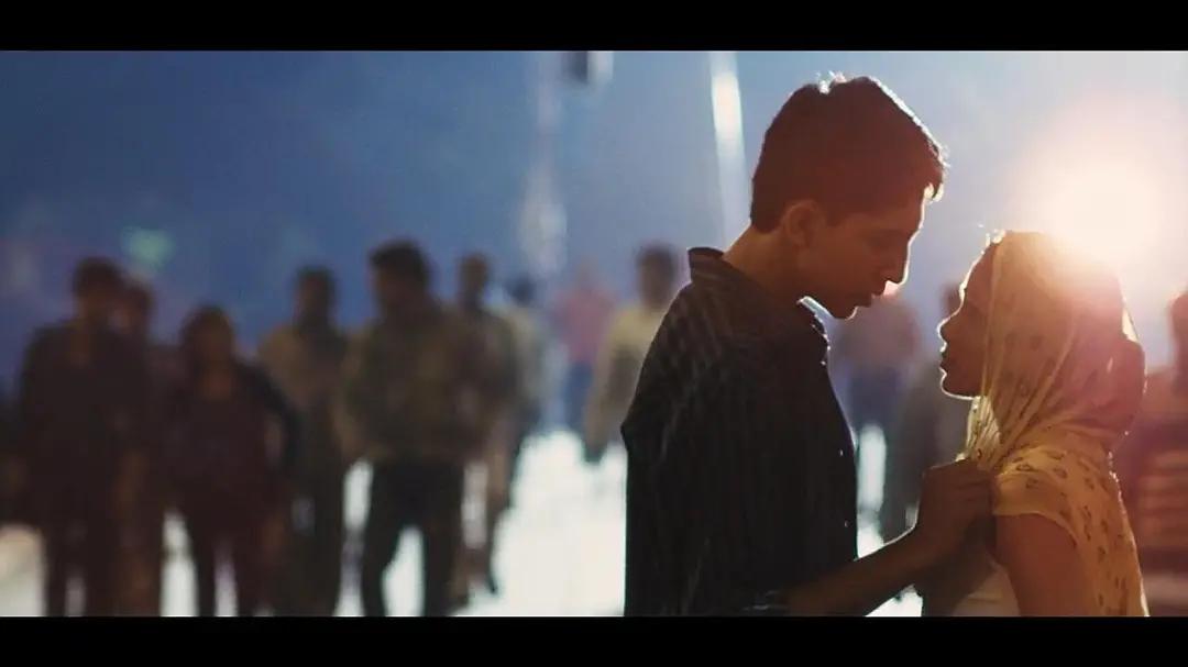 人性之光，苦难与希望并存的平行世界！评《贫民窟的百万富翁》