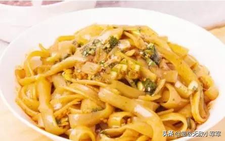 在家做凉皮简单好吃的做法,大米自制凉皮家常做法窍门