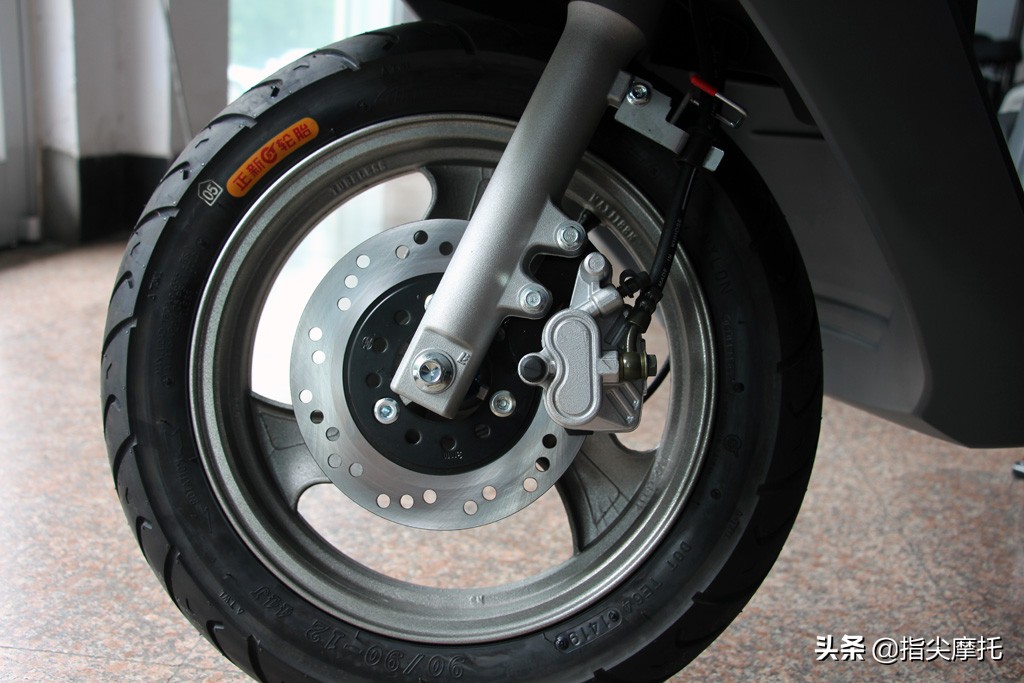 被忽视的都市精灵，经济环保的王野睿御国四电喷摩托车