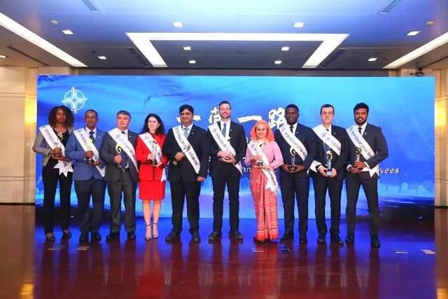 好样的!中交集团外籍员工,在国际论坛上当场反击对“一带一路”的抹黑