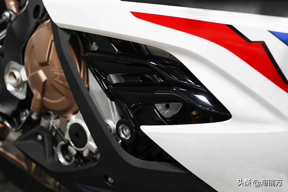 最新款宝马s1000rr沉浸式体验,宝马s1000rr新款跟老款选择